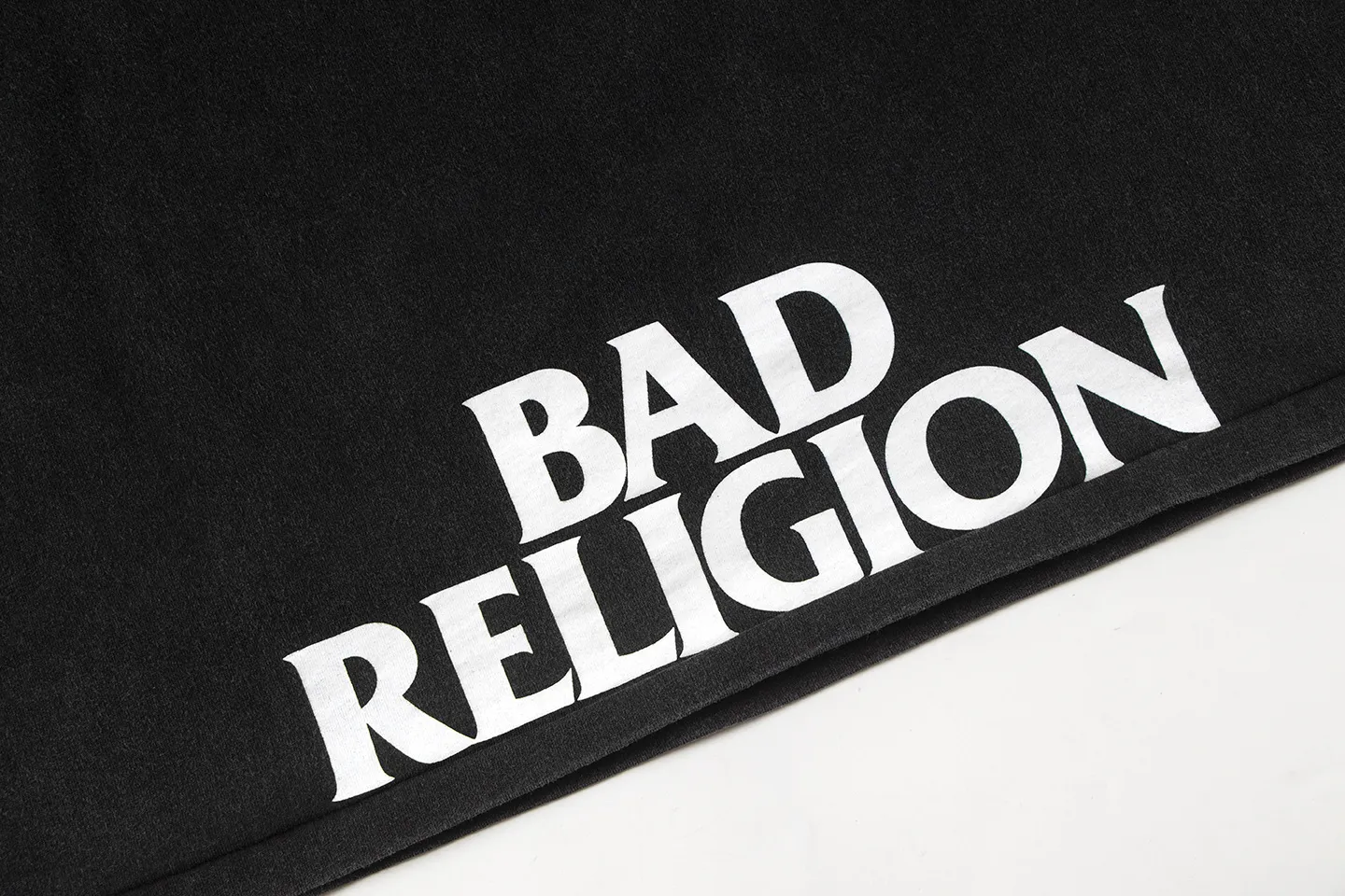 ♻️Style number: 890 P130 washed T vintage vintage SAINT MICHACL—BAD RELIGION’s punk rock band can show a punk and rebellious fashion style. Short wide style washed and distressed High density 280g pure cotton Comfortable punk short wide style silhouette Size: (S-M-L-XL) Color: Washed black